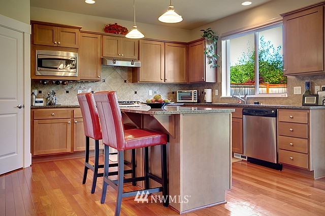 5222 Northeast 9th Place Renton, WA 98059 - Photo 4 of 15 Gallery Image 4