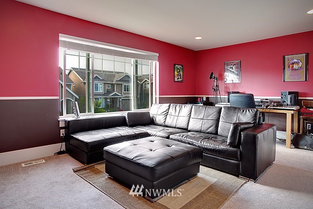 5222 Northeast 9th Place Renton, WA 98059 - Photo 8 of 15 Gallery Image 8
