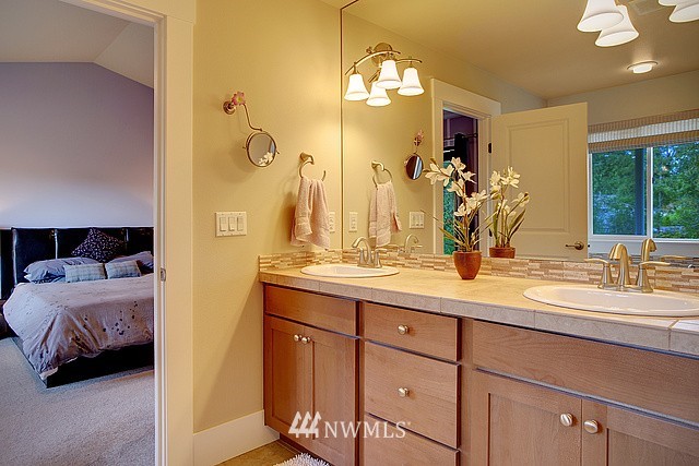 5222 Northeast 9th Place Renton, WA 98059 - Photo 10 of 15 Gallery Image 10