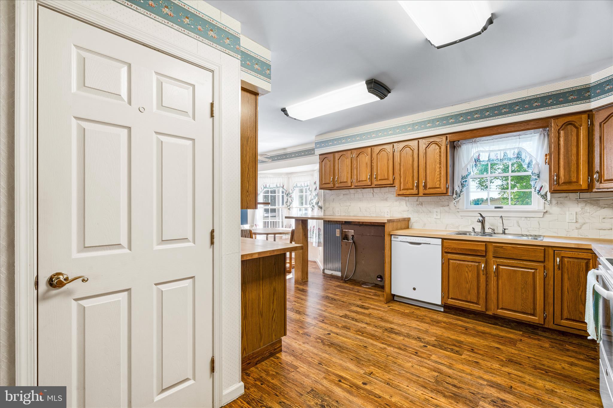 6254 Hickory Road Stewartstown, PA 17363 - Photo 26 of 54 Kitchen