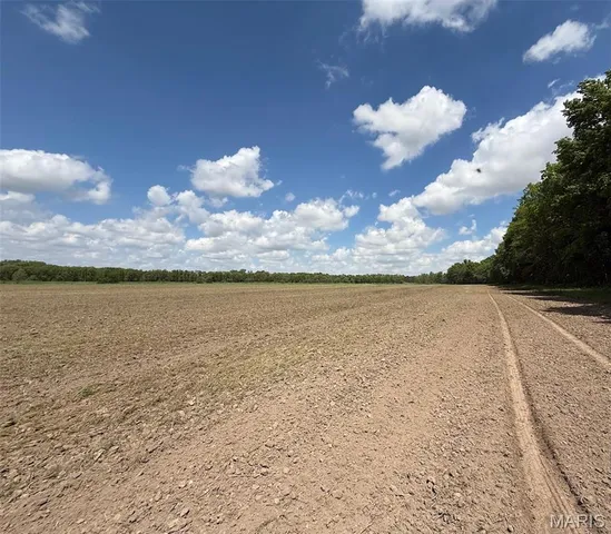 $2,200,500 | 163 M/l Salt River, Shelbyville, MO 63469