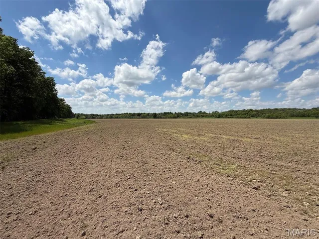 $2,200,500 | 163 M/l Salt River, Shelbyville, MO 63469