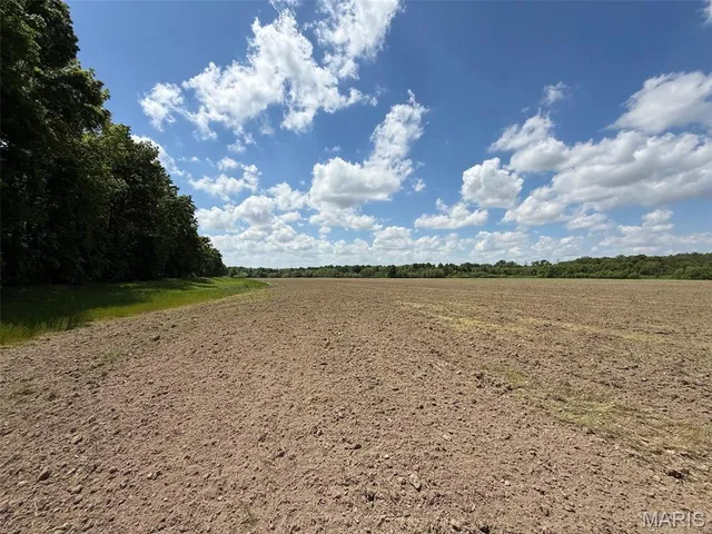 $2,200,500 | 163 M/l Salt River, Shelbyville, MO 63469