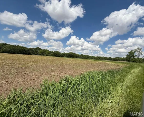 $2,200,500 | 163 M/l Salt River, Shelbyville, MO 63469