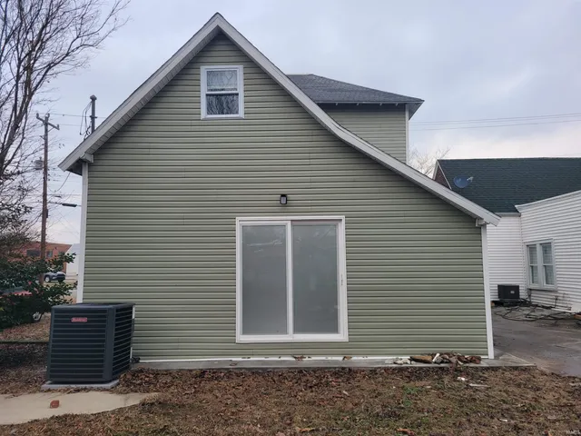 $129,999 | 715 Vigo Street, Vincennes, IN 47591