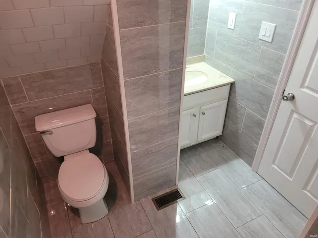 $129,999 | 715 Vigo Street, Vincennes, IN 47591