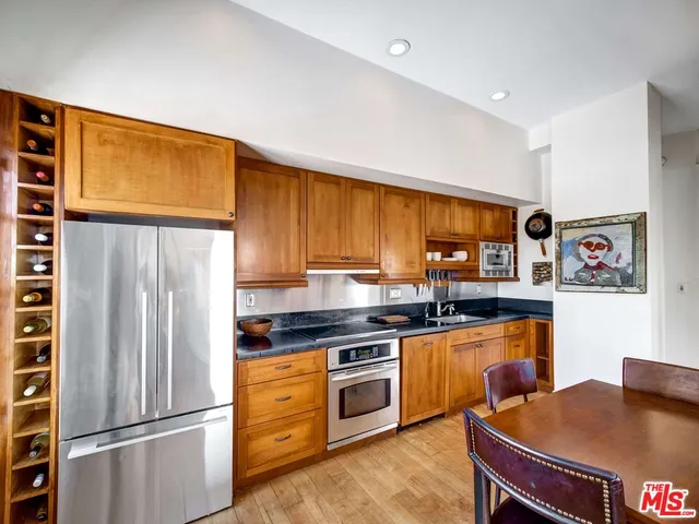 $3,950 | 109 North Sycamore Avenue, Unit 505, Los Angeles, CA 90036