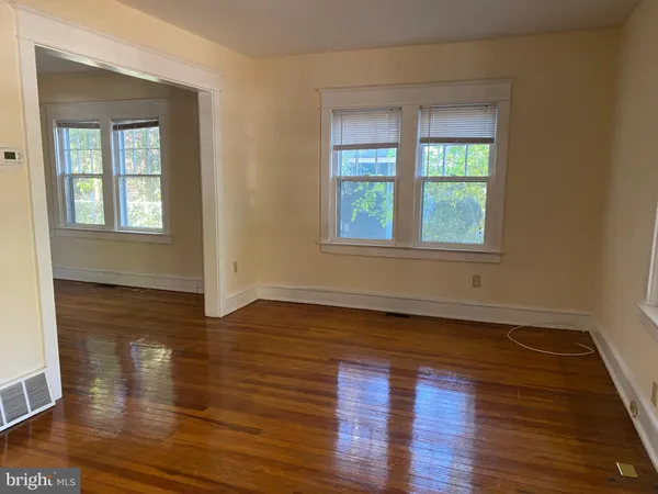 $2,400 | 712 Grove Street, Haddonfield, NJ 08033