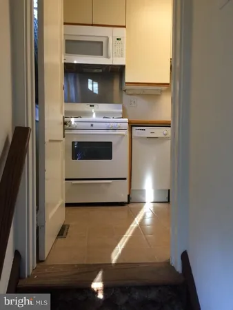 $2,400 | 712 Grove Street, Haddonfield, NJ 08033