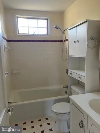 $2,400 | 712 Grove Street, Haddonfield, NJ 08033