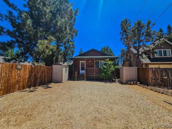 $1,650 | 2136 3rd Lane, Big Bear City, CA 92314