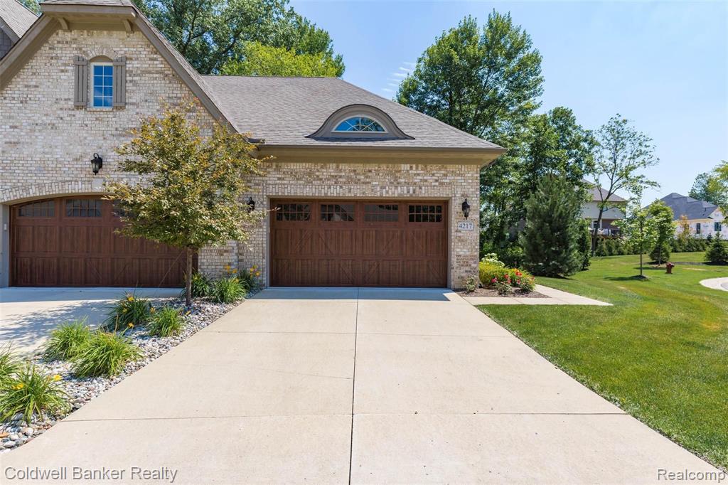4217 Oak Arbor Crest Court Rochester, MI 48306 - Photo 2 of 39