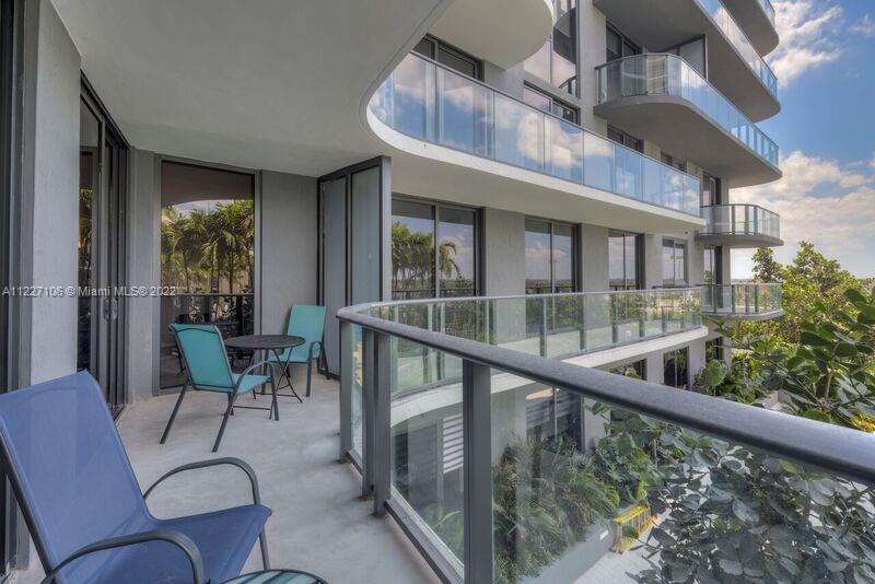 121 Northeast 34th Street, Unit 814 Miami, FL 33137 - Photo 19 of 38 a balcony view with furniture