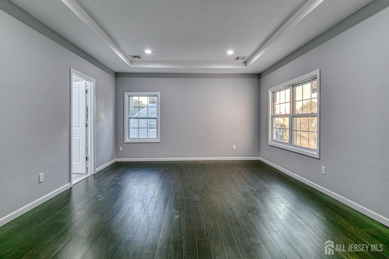 31 Ashley Road Edison, NJ 08817 - Photo 31 of 47 a view of an empty room and window