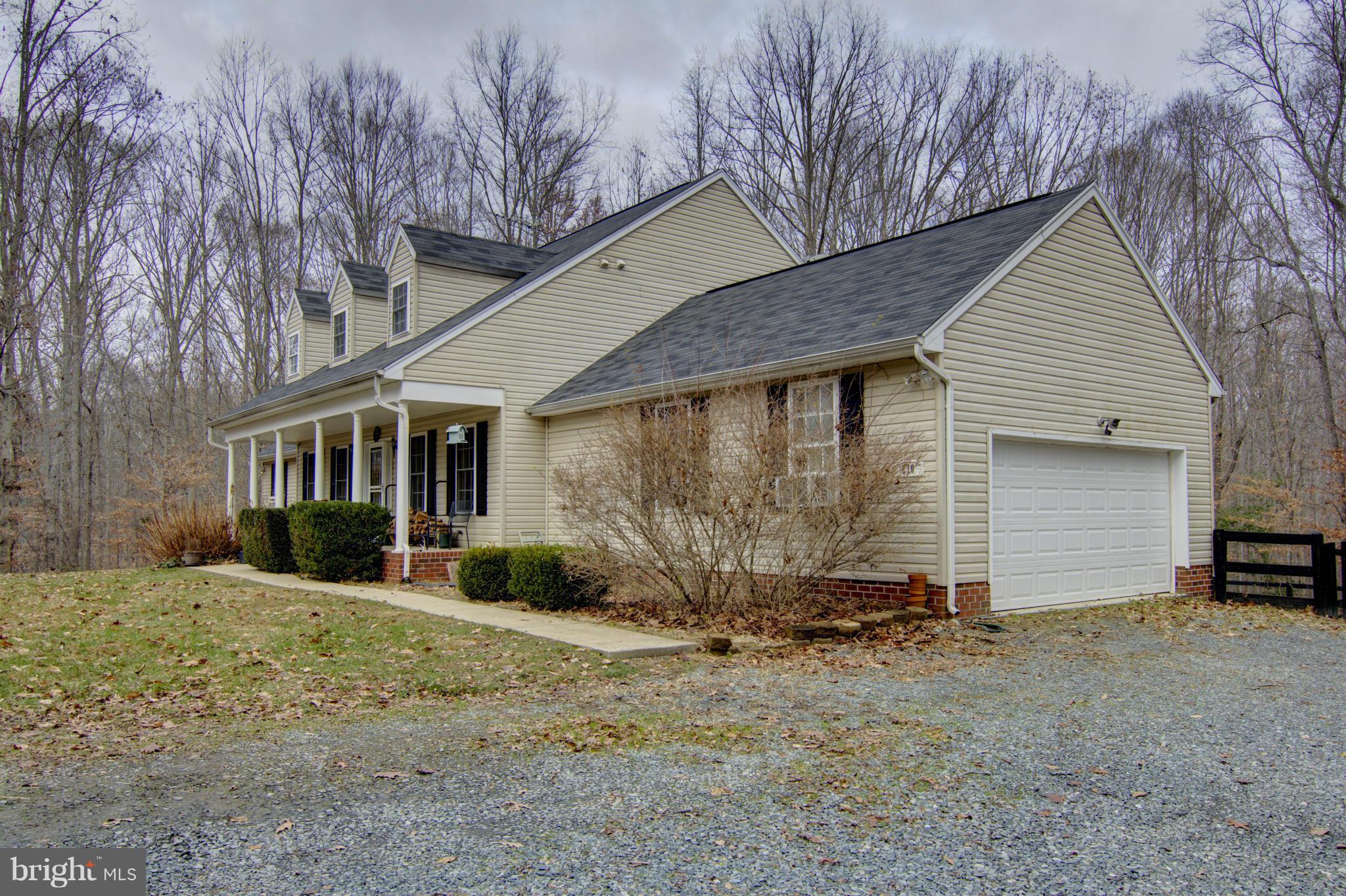 270 Tacketts Mill Road Stafford, VA 22556 - Photo 4 of 30 2 Car Attached Garage