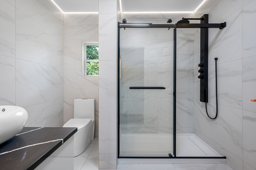 7 Pasadena Parkway Worcester, MA 01605 - Photo 11 of 26