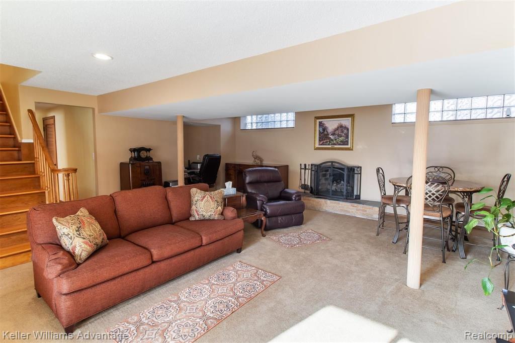 36221 West Lyman Road Farmington Hills, MI 48331 - Photo 19 of 32