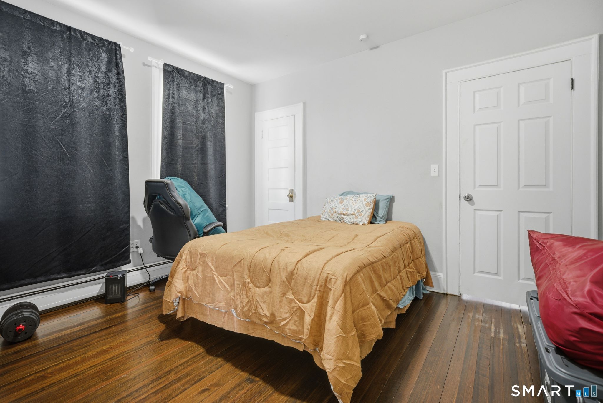 254 Wayne Street Bridgeport, CT 06606 - Photo 14 of 36 Front bedroom