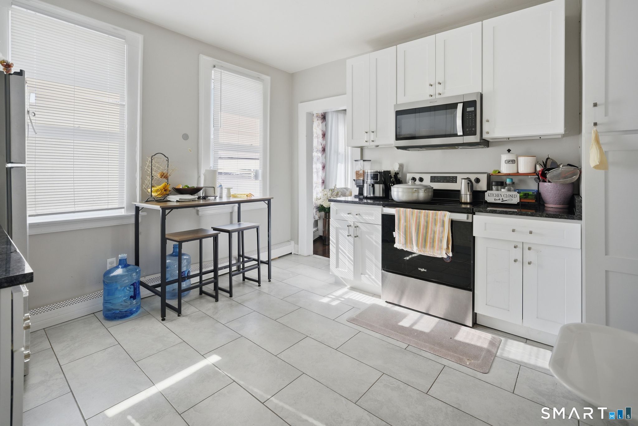 254 Wayne Street Bridgeport, CT 06606 - Photo 22 of 36 Electric cooktop