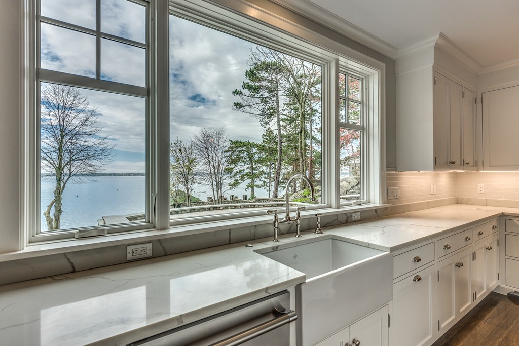 12 Davis Road Marblehead, MA 01945 - Photo 16 of 30