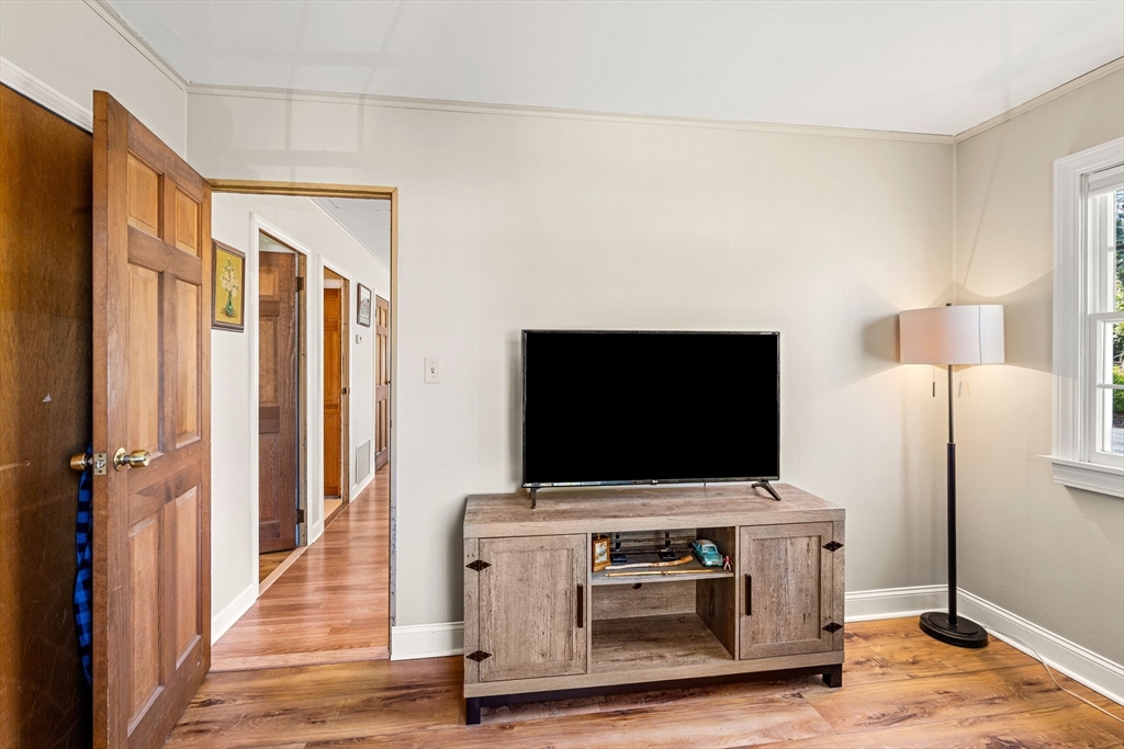 5 Pershing Avenue Acushnet, MA 02743 - Photo 22 of 33