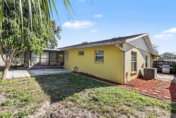 $2,500 | 2874 Indianwood Drive, Sarasota, FL 34232