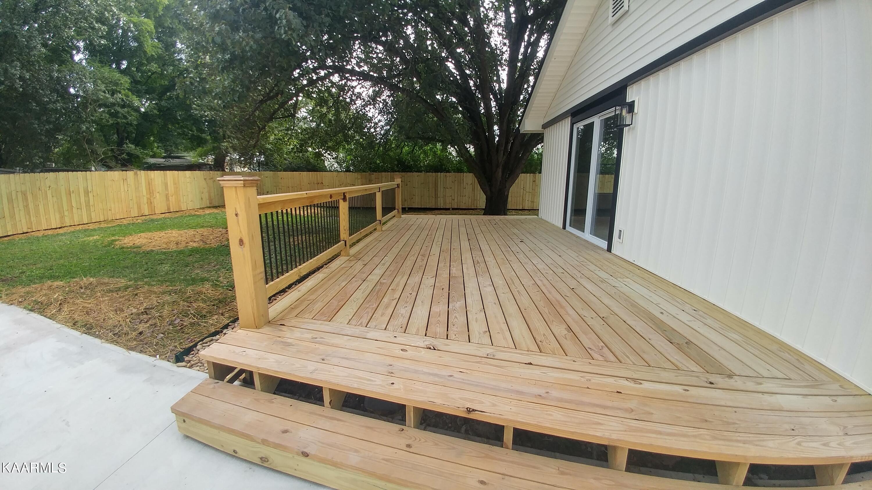 109 Marshall Circle Oak Ridge, TN 37830 - Photo 7 of 40 0902221552a_HDR