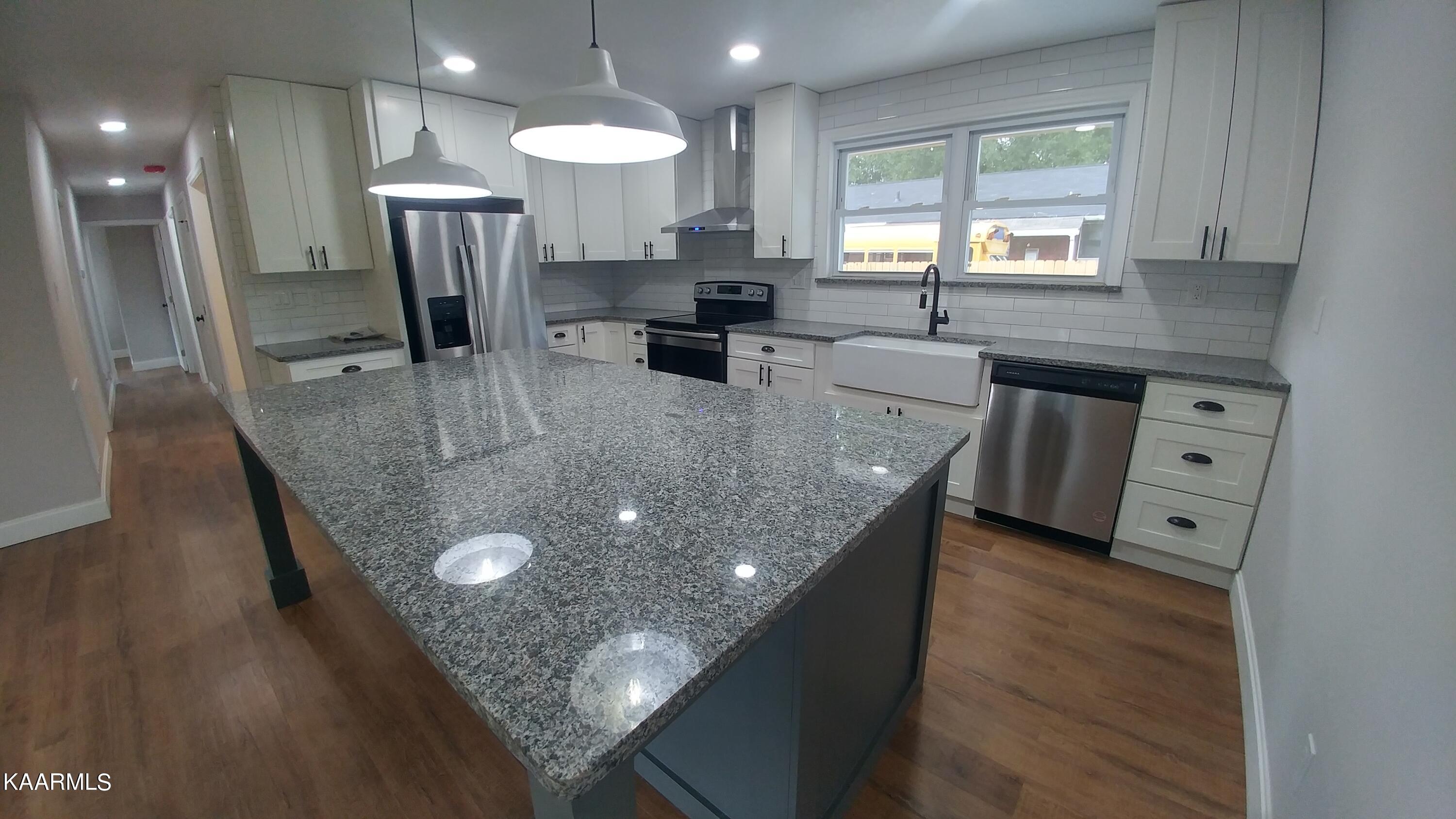 109 Marshall Circle Oak Ridge, TN 37830 - Photo 9 of 40 0902221535b_HDR