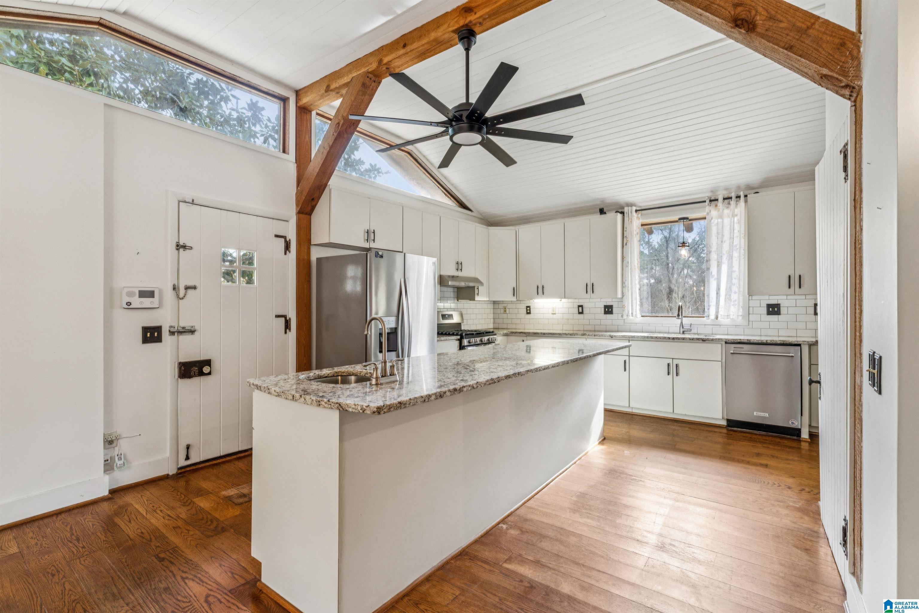 504 4th Avenue West Oneonta, AL 35121 - Photo 13 of 68