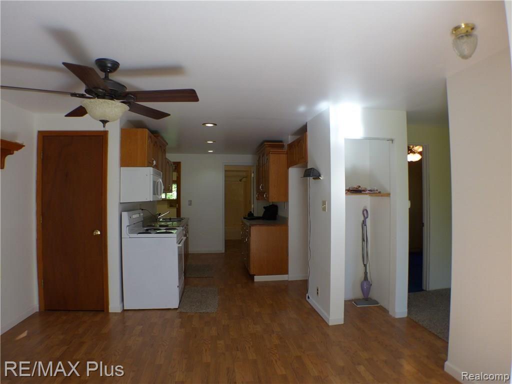 5877 North Lapeer Road North Branch, MI 48461 - Photo 3 of 10 5877 Lapeer 2017-08-09 010.JPG