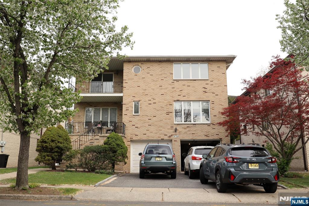 538 Hillside Street, Unit 2 Ridgefield, NJ 07657 - Photo 1 of 35