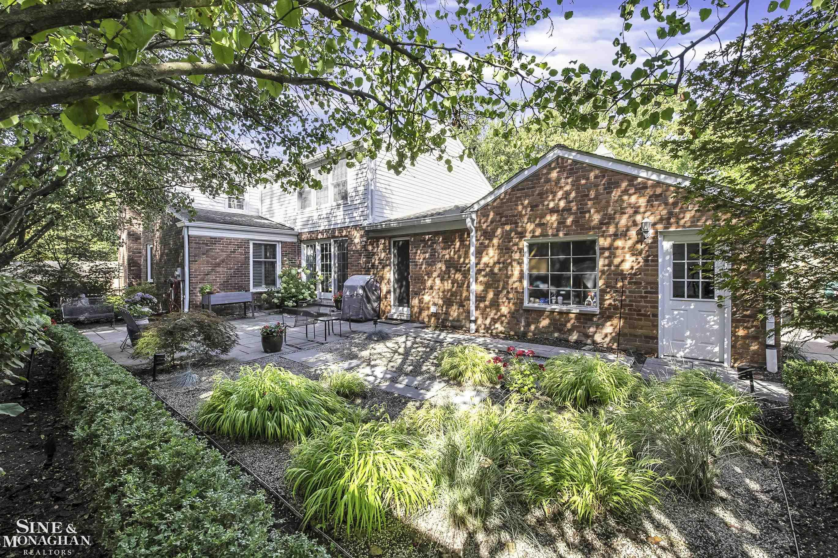 1042 Bishop Road Grosse Pointe, MI 48230 - Photo 40 of 53 50123710-39.JPG