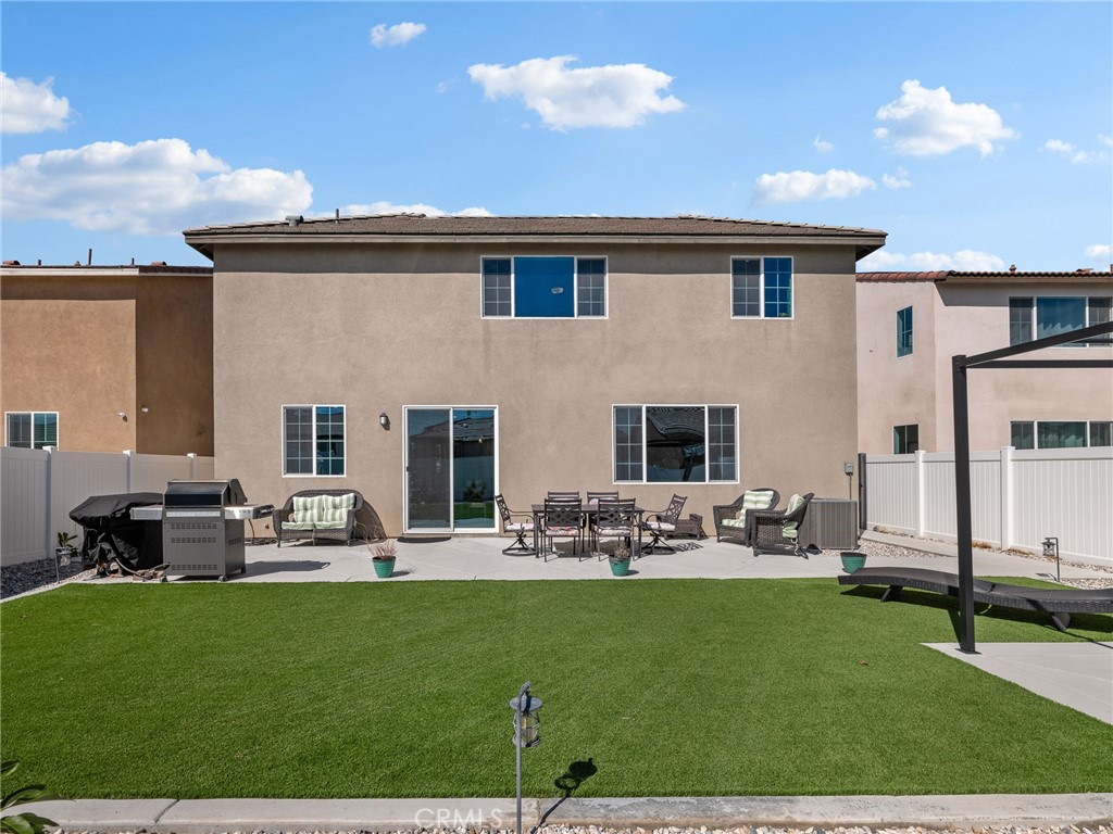 571 Tucker Avenue Rialto, CA 92377 - Photo 45 of 47