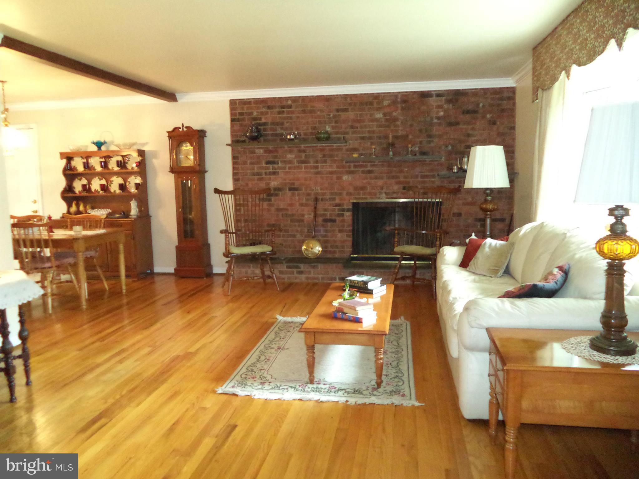 5415 Keppler Road Temple Hills, MD 20748 - Photo 7 of 24 Living Room