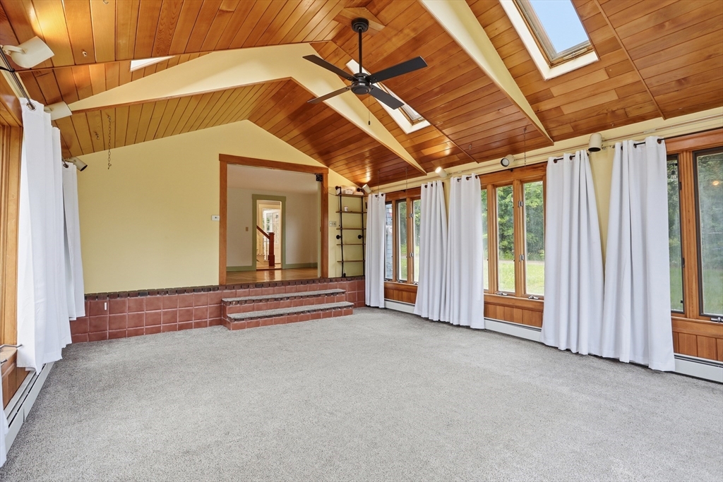 384 Pearl Hill Road Fitchburg, MA 01420 - Photo 6 of 41