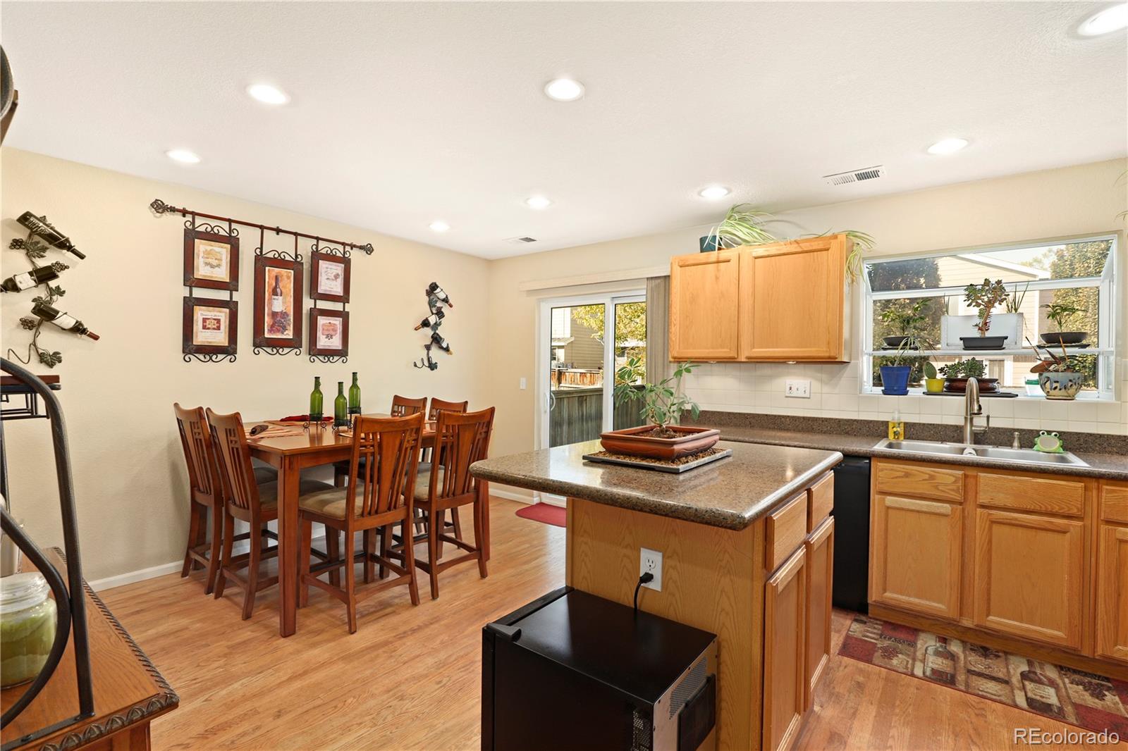 9851 Saybrook Street Highlands Ranch, CO 80126 - Photo 7 of 24 Gallery Image 7