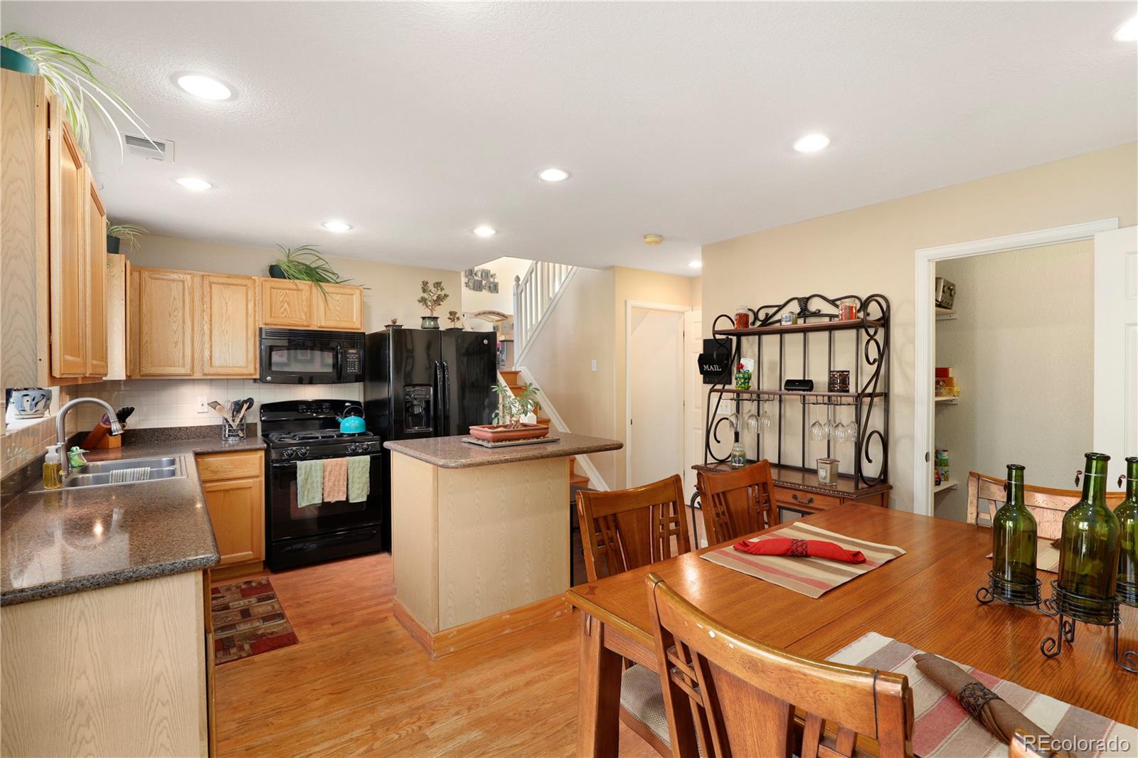 9851 Saybrook Street Highlands Ranch, CO 80126 - Photo 9 of 24 Gallery Image 9