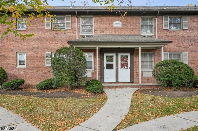 $400,000 | 6 Lakeside Drive, Unit B, Millburn, NJ 07041