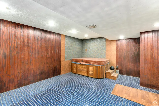 $1,250,000 | 32543 West 95th Street, De Soto, KS 66018