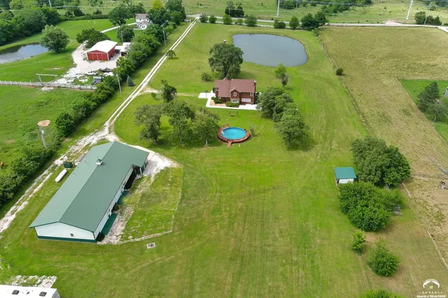 $1,250,000 | 32543 West 95th Street, De Soto, KS 66018