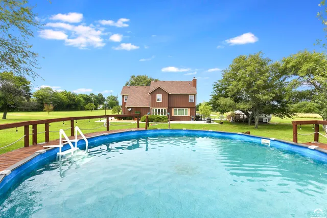 $1,250,000 | 32543 West 95th Street, De Soto, KS 66018