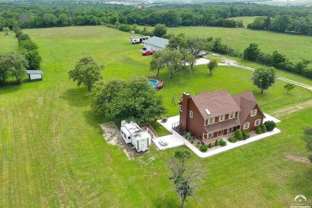 $1,250,000 | 32543 West 95th Street, De Soto, KS 66018