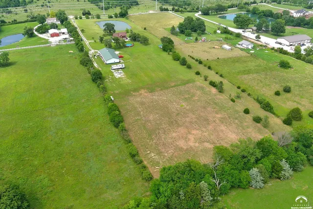 $1,250,000 | 32543 West 95th Street, De Soto, KS 66018