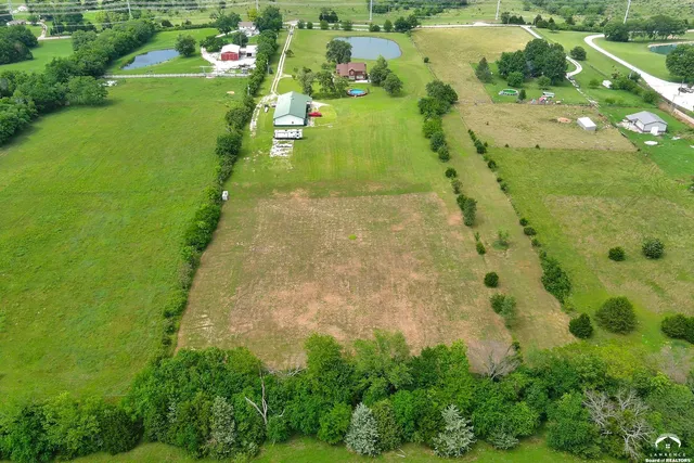 $1,250,000 | 32543 West 95th Street, De Soto, KS 66018