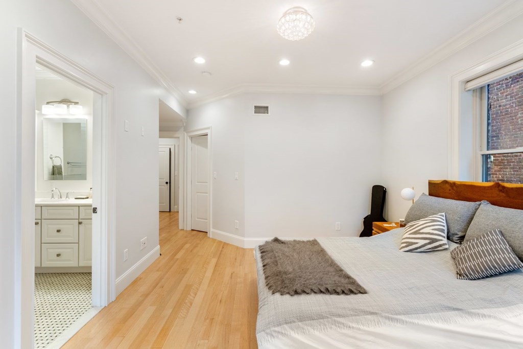 142 Fuller Street, Unit 2 Brookline, MA 02446 - Photo 14 of 20