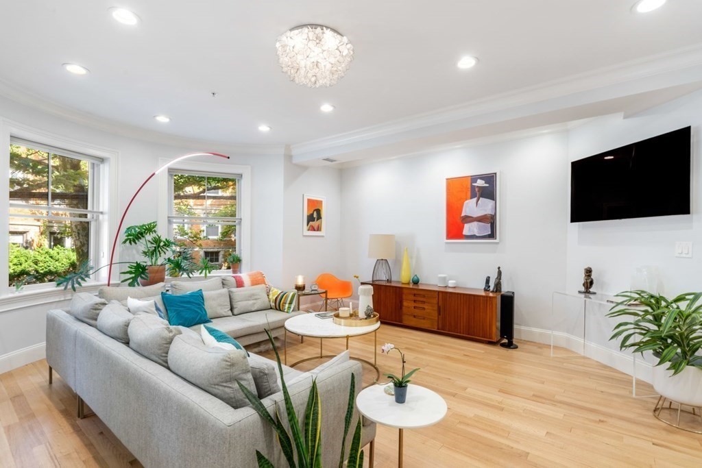 142 Fuller Street, Unit 2 Brookline, MA 02446 - Photo 3 of 20