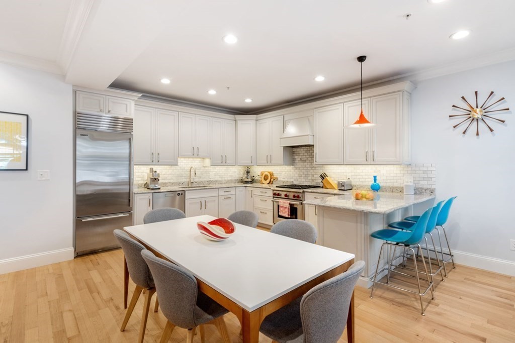 142 Fuller Street, Unit 2 Brookline, MA 02446 - Photo 5 of 20