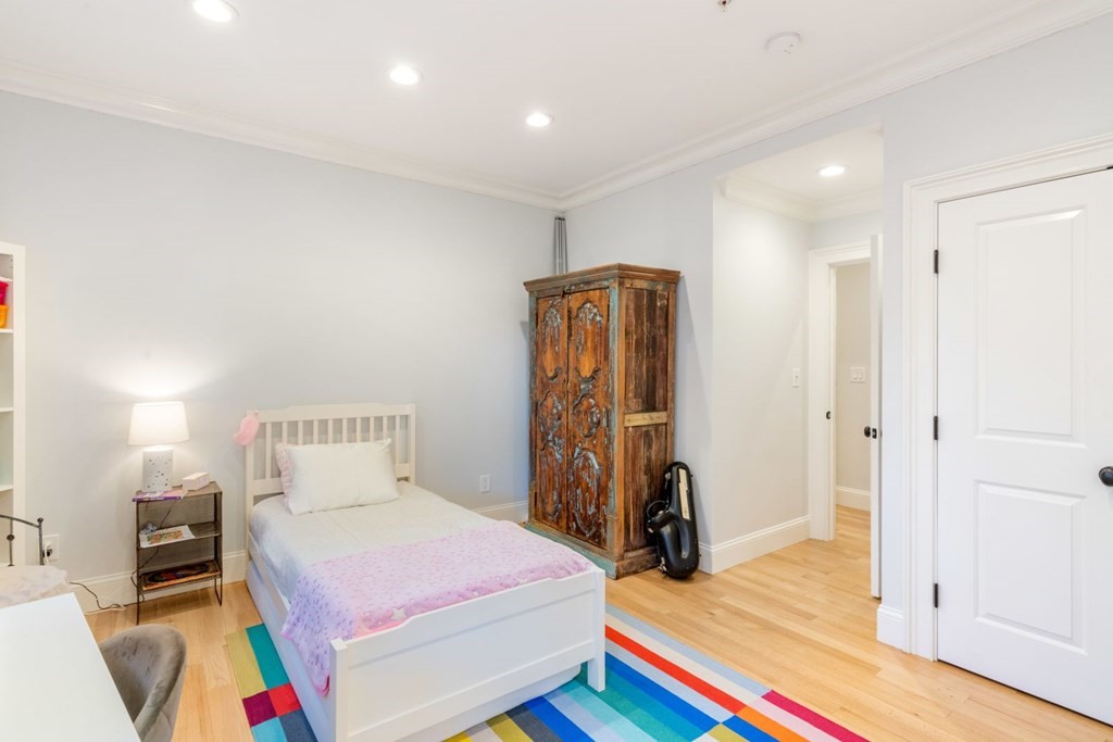 142 Fuller Street, Unit 2 Brookline, MA 02446 - Photo 8 of 20