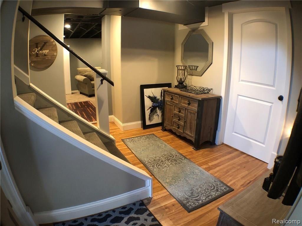 499 Rochdale Drive South Rochester, MI 48309 - Photo 26 of 28 Mudroom 01.jpg