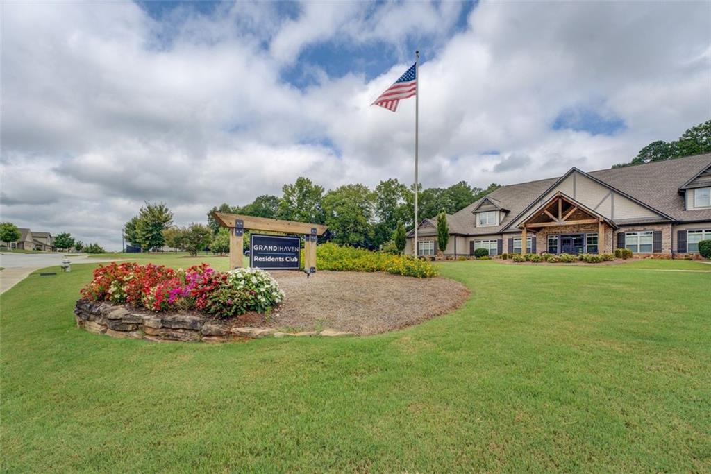 616 Haven Way Monroe, GA 30655 - Photo 40 of 40 a front view of a house with garden